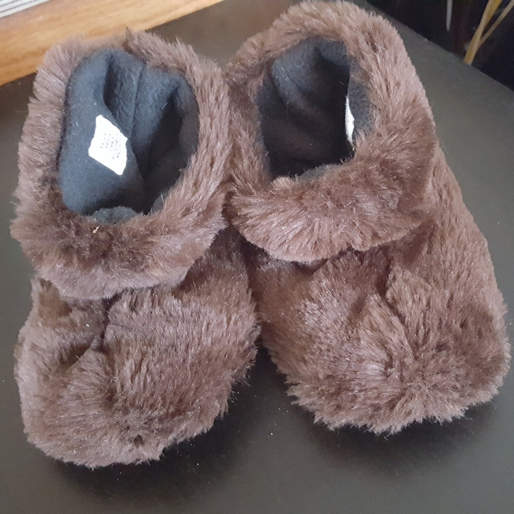 Acorn Faux Bear Fur Slippers Size 8-9